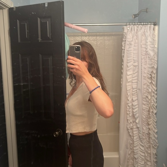 This is a SHEIN women’s top. It is in perfect condition and has barely been worn - Picture 8 of 10